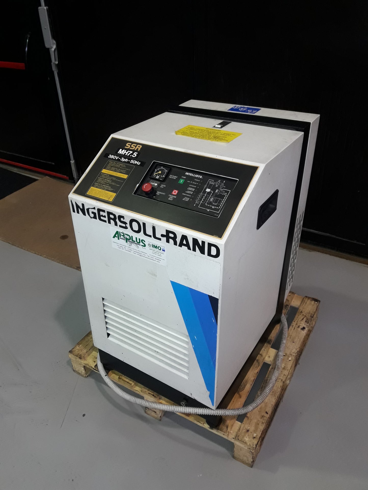 INGERSOLL RAND MH7,5 – Compressore a vite 7,5 kW (10 HP) – 10 bar – 1000 l/min – USATO REVISIONATO (0 ore) + GARANZIA