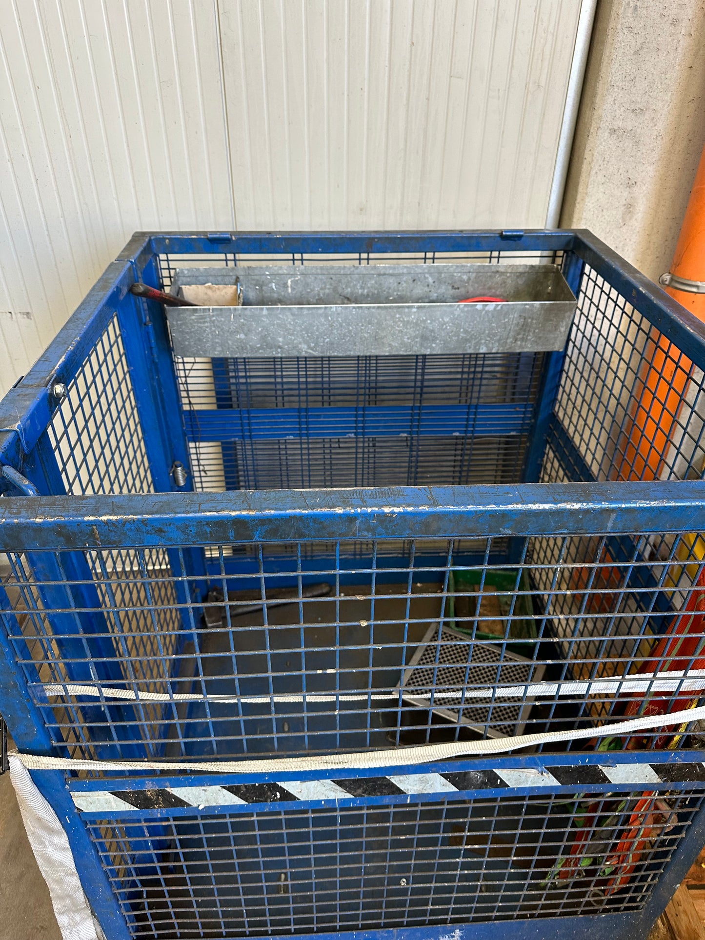 Carrello elevatore, muletto retrattile YALE MR14 usato – portata 1400 kg – alzata fino a 6.490 mm il Metalmeccanico Di M