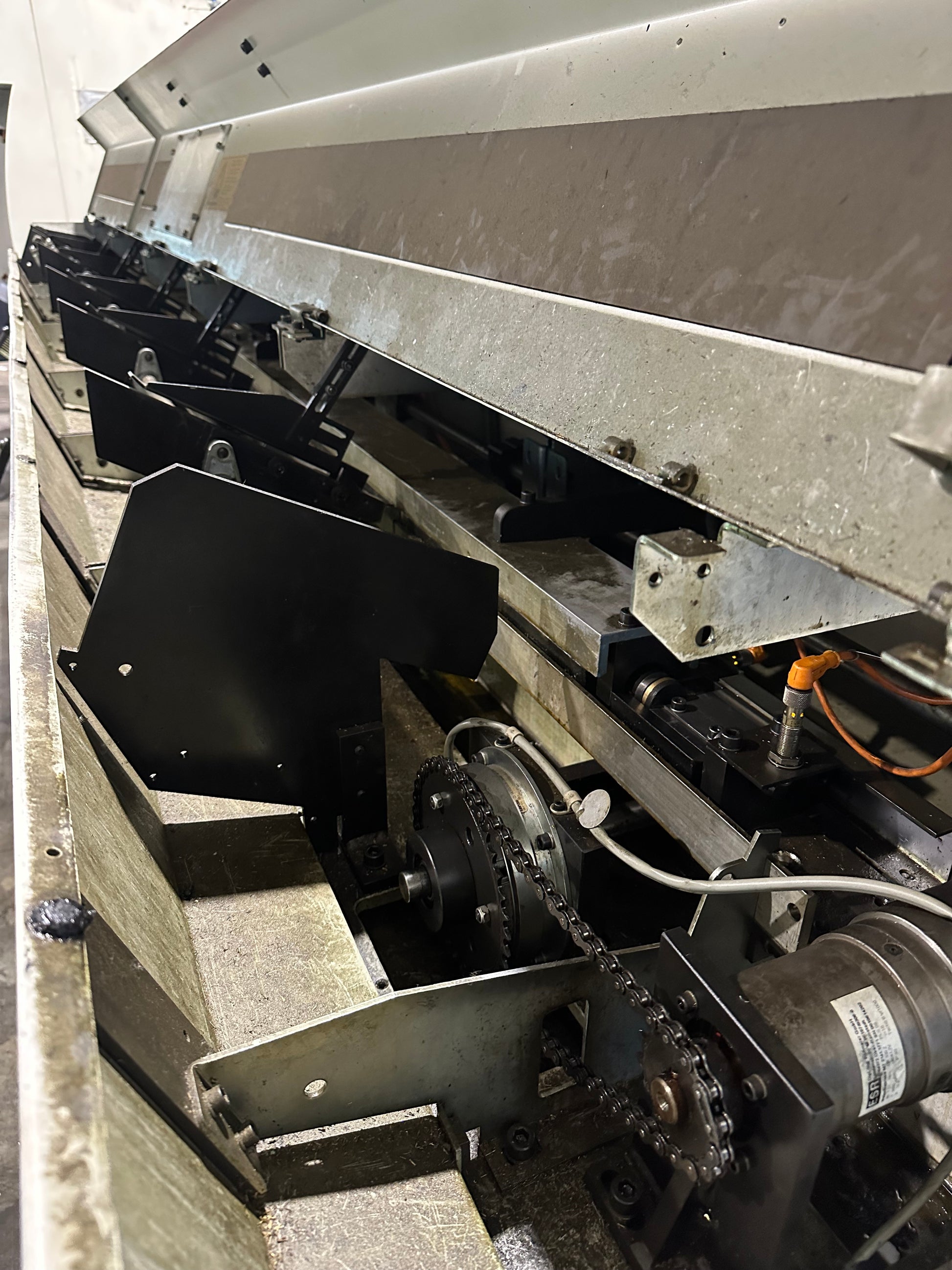 Tornio automatico TORNOS BECHLER DECO 2000/26 usato con caricatore FMB Robobar il Metalmeccanico Di M