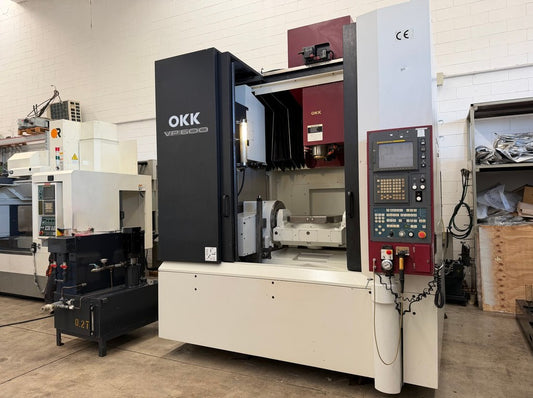 Centro di lavoro 5 assi continui ad alta velocità OKK VP600 5AX usato il Metalmeccanico Di M