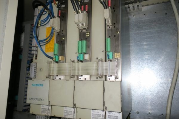 Centro di lavoro verticale a montante mobile GUALDONI GV 400 usato