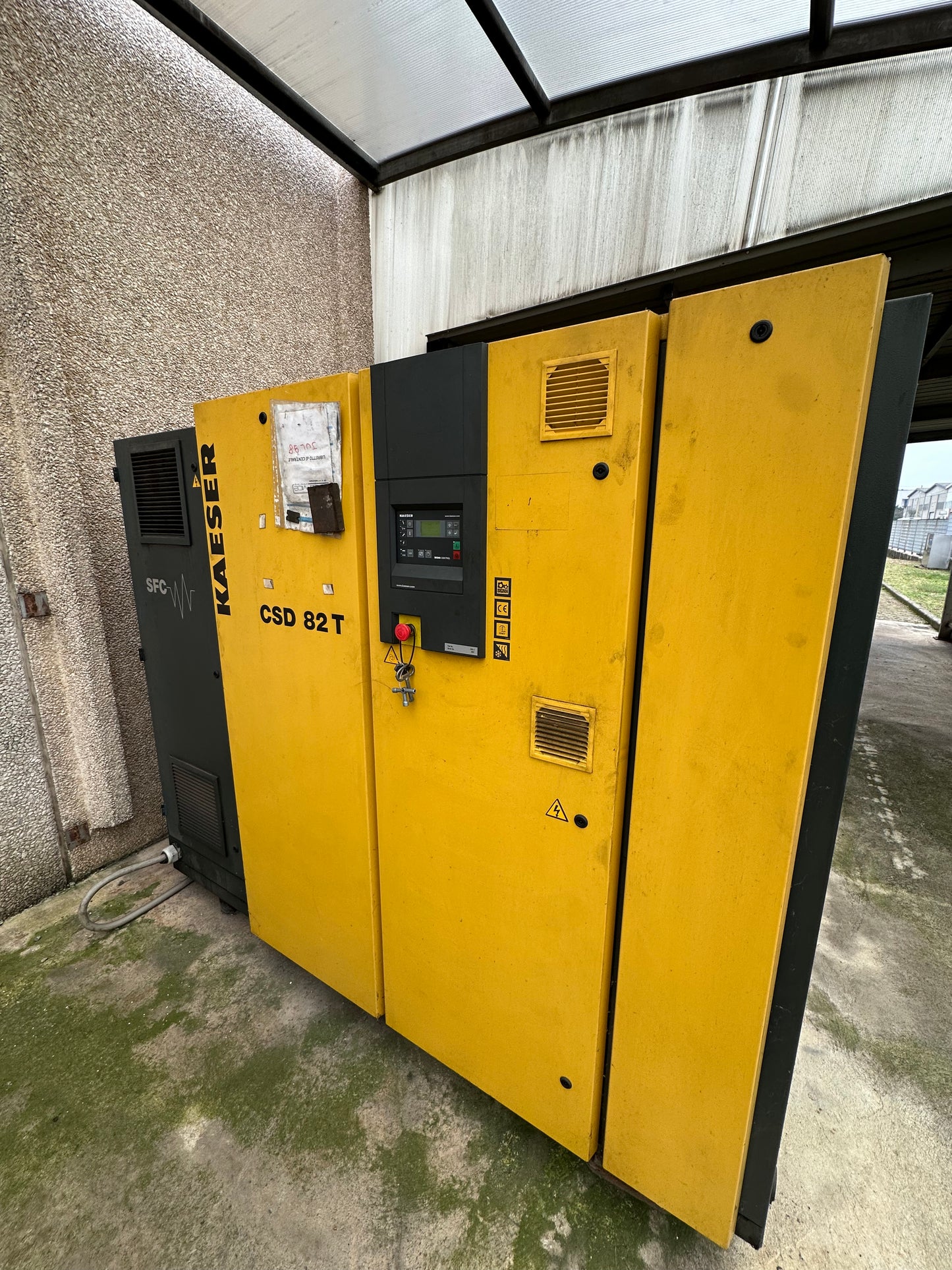 Compressore a vite KAESER CSD 82 T SFC – Inverter – Essiccatore integrato USATO