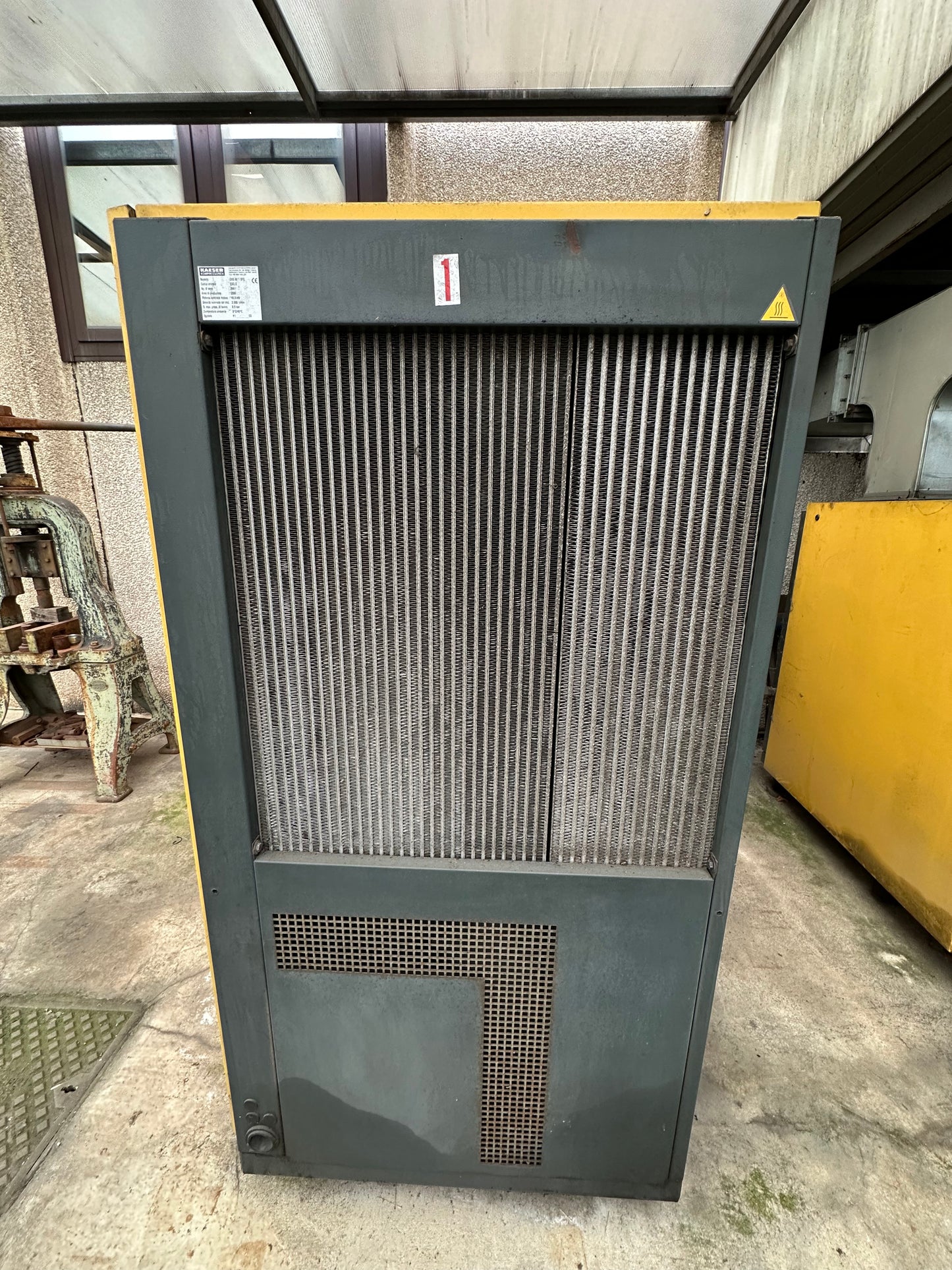 Compressore a vite KAESER CSD 82 T SFC – Inverter – Essiccatore integrato USATO