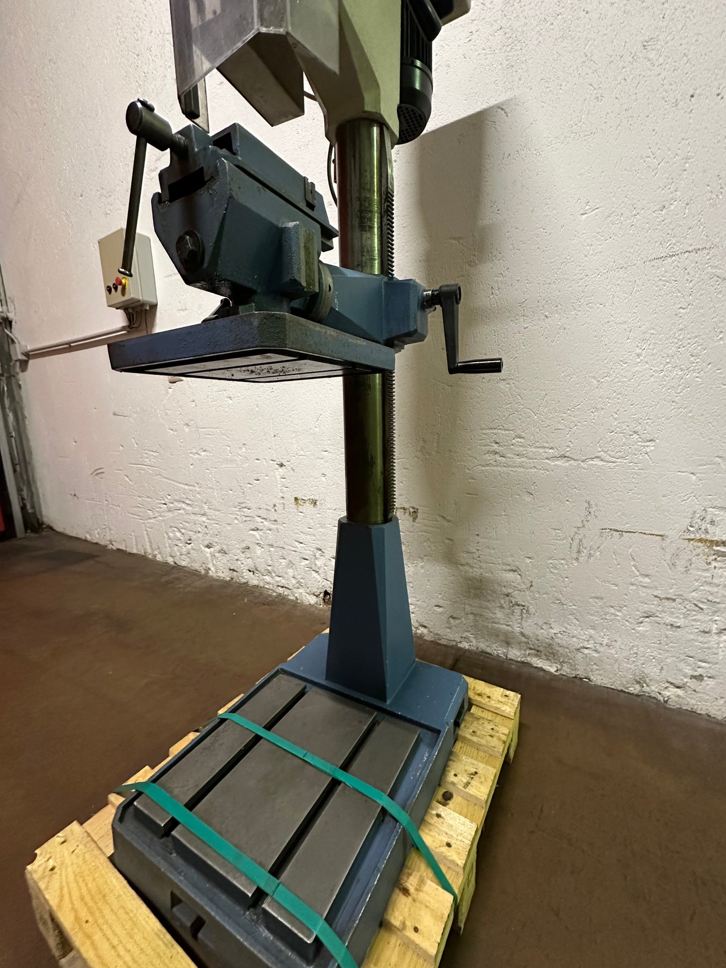 Trapano a colonna BIMAK 22 F0 usato a norme CE