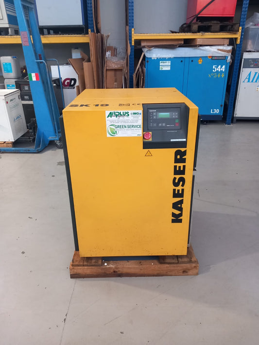 KAESER SK19 (2002) – Compressore a vite 11 kW (15 HP) – 10 bar – 1800 l/min – USATO REVISIONATO (0 ore) + GARANZIA 6 MESI