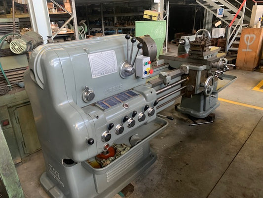 Tornio manuale parallelo CMT URSUS 1000 usato