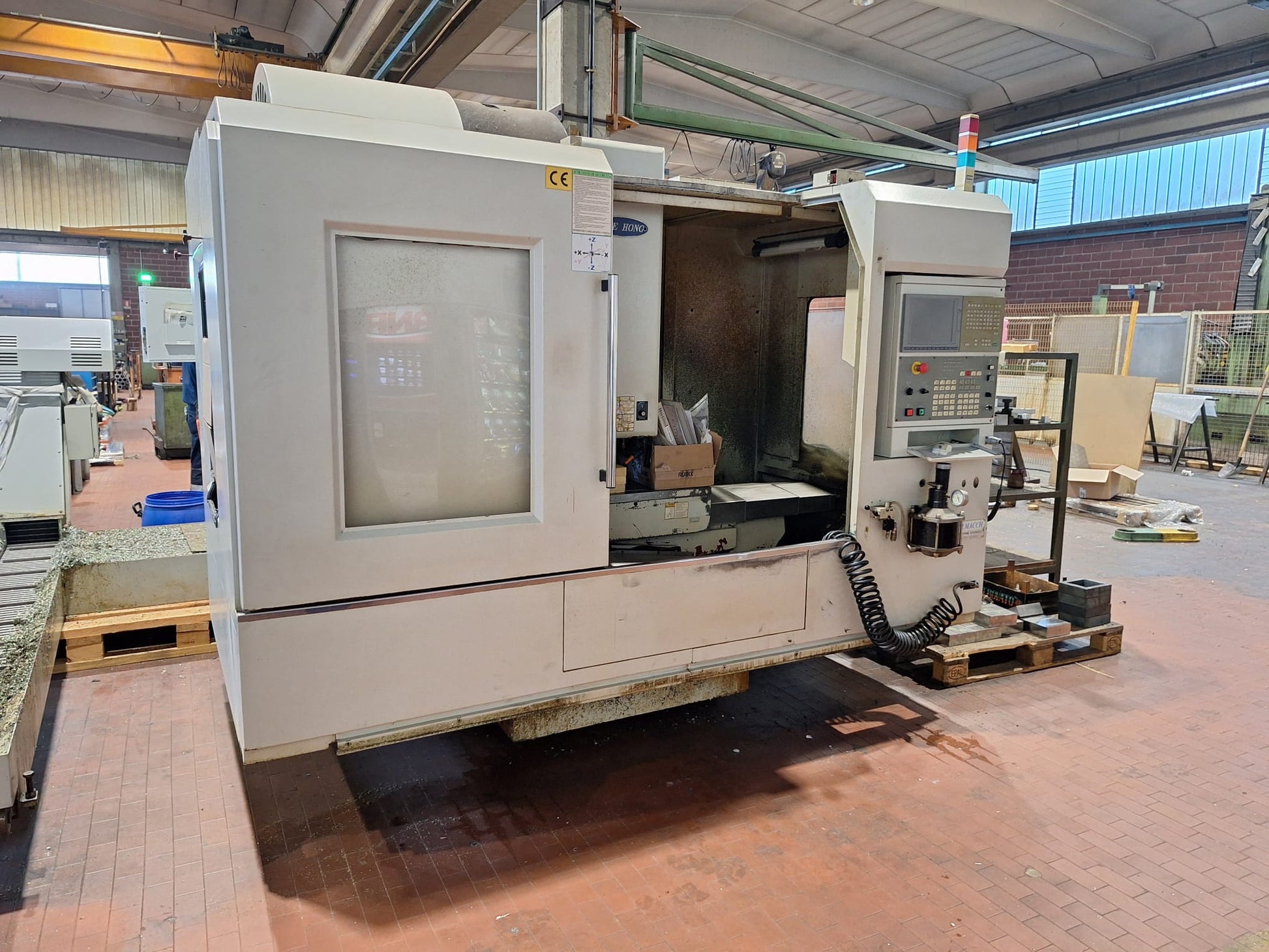 Centro di lavoro verticale SHE HONG / Hartford PRO-1000A – 2005 – ISO40 – 32 utensili – CNC Mitsubishi il Metalmeccanico Di M