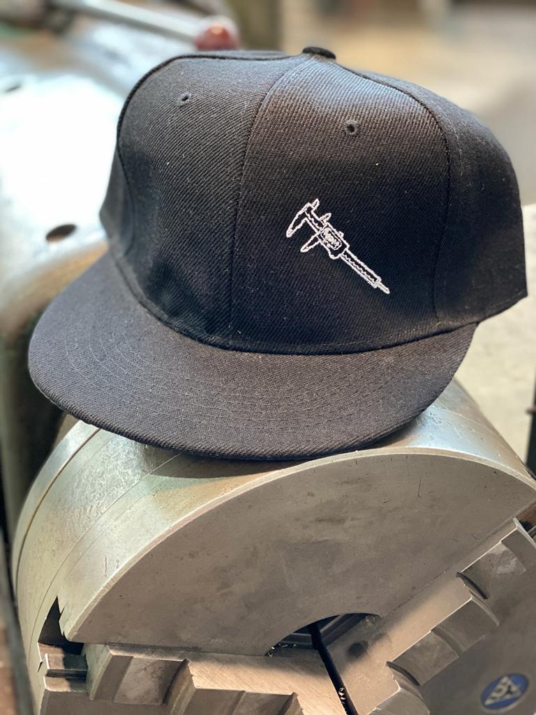 Cappello uomo visiera piatta "calibro"