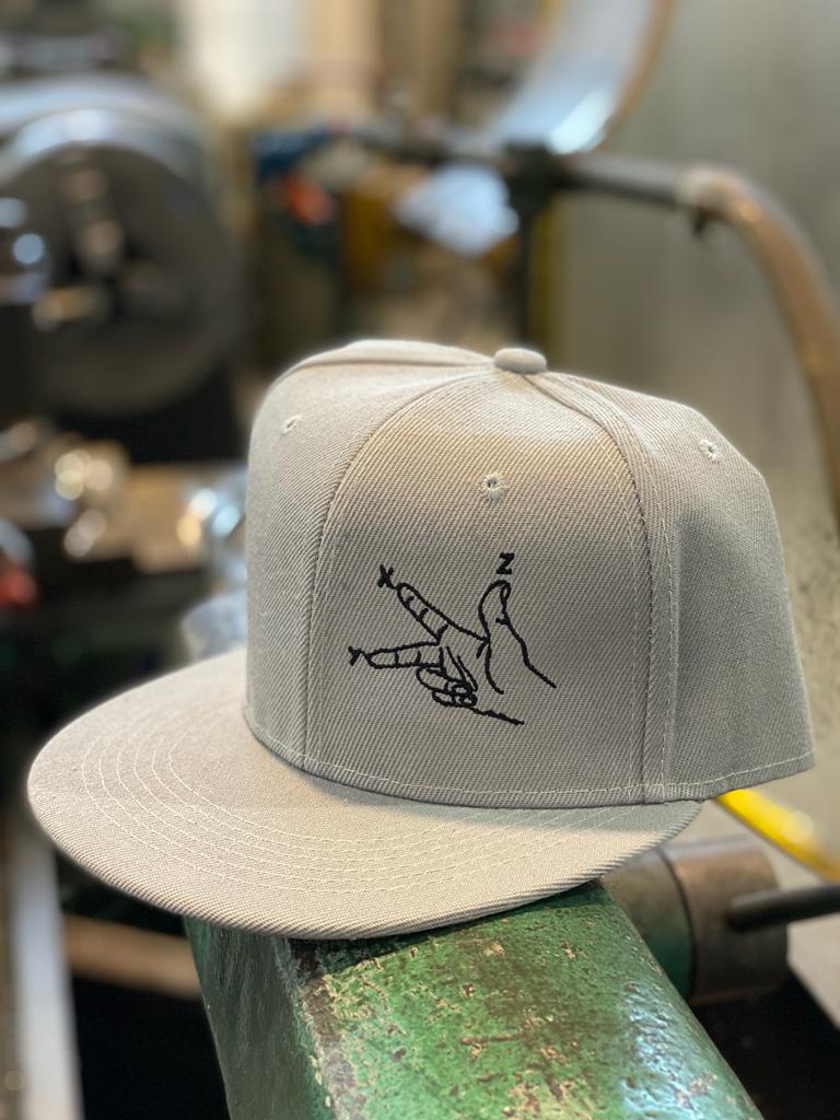 Cappello uomo visiera piatta "assi cnc"