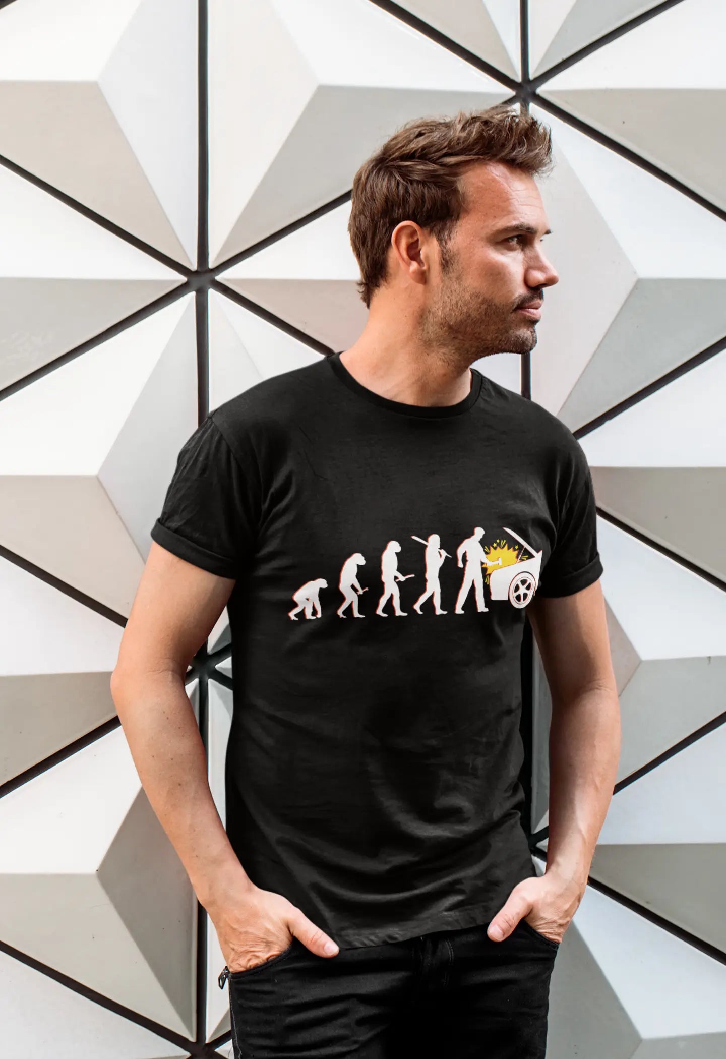 T-Shirt “Evoluzione di un Meccanico” – Merchandising Ufficiale il Metalmeccanico Di M