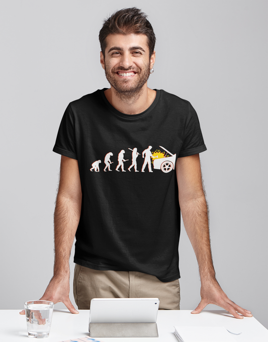 T-Shirt “Evoluzione di un Meccanico” – Merchandising Ufficiale